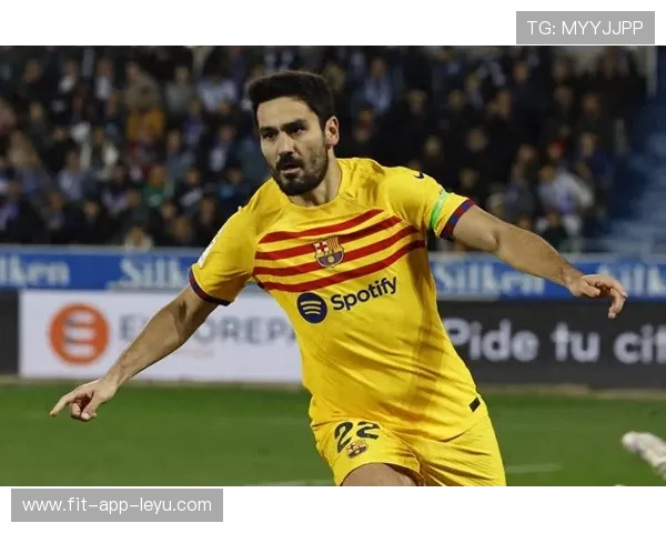 巴萨京多安送出撕裂传球助攻轻松破门