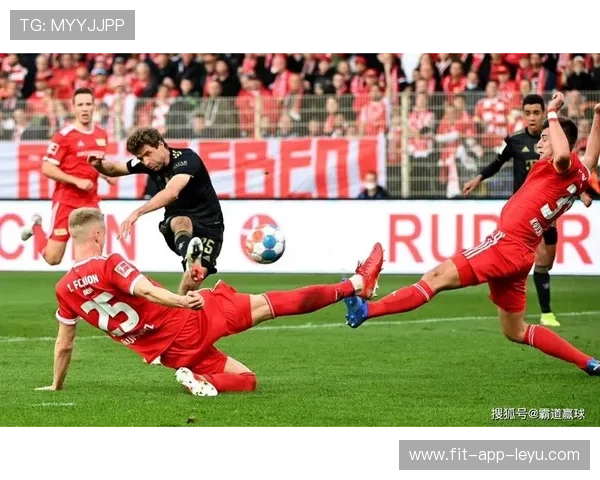 拜仁中前场配合流畅