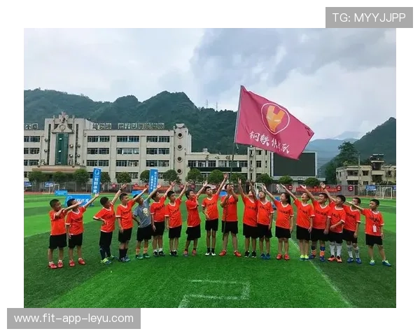 逆境中的“钢铁战队”——不屈不挠的足球精神，钢铁战队是哪个公司